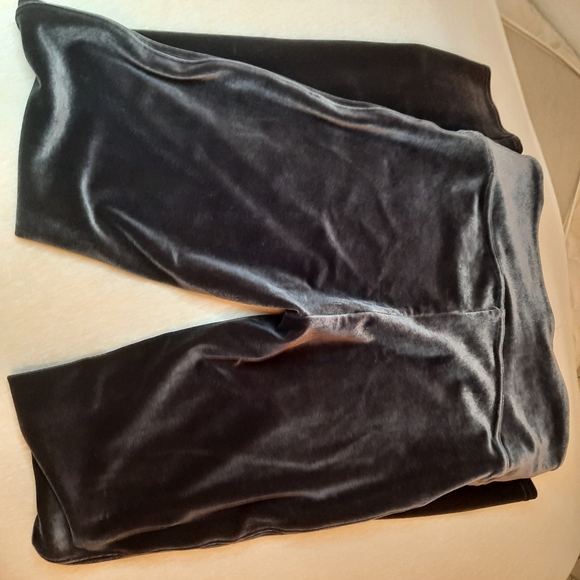 SPANX Velvet Leggings. SZ M - Picture 3 of 11